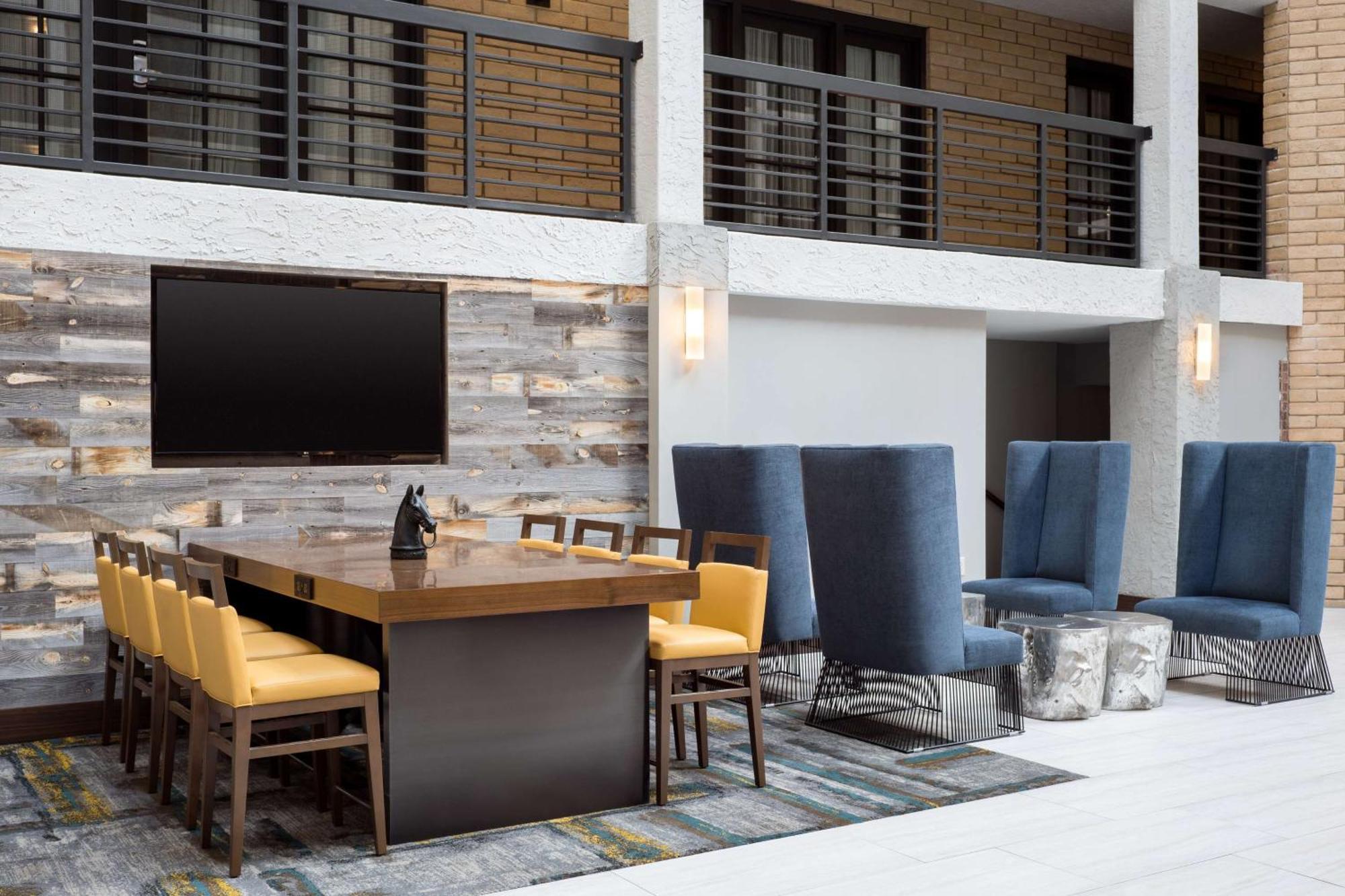 Embassy Suites By Hilton Austin Central Ngoại thất bức ảnh